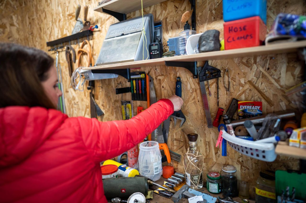 How to Store Gardening Tools and Supplies Efficiently