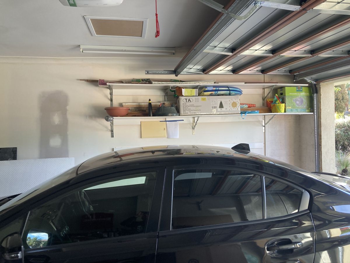 Which Is Better, Slatwall or Pegboard?